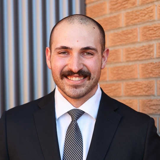 Ethan Carlson, Lender