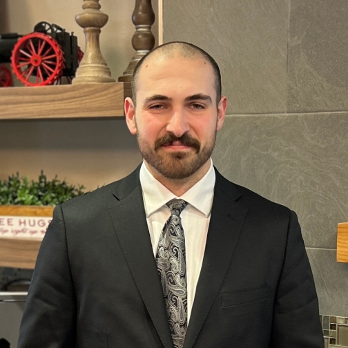 Ethan Carlson, Lender